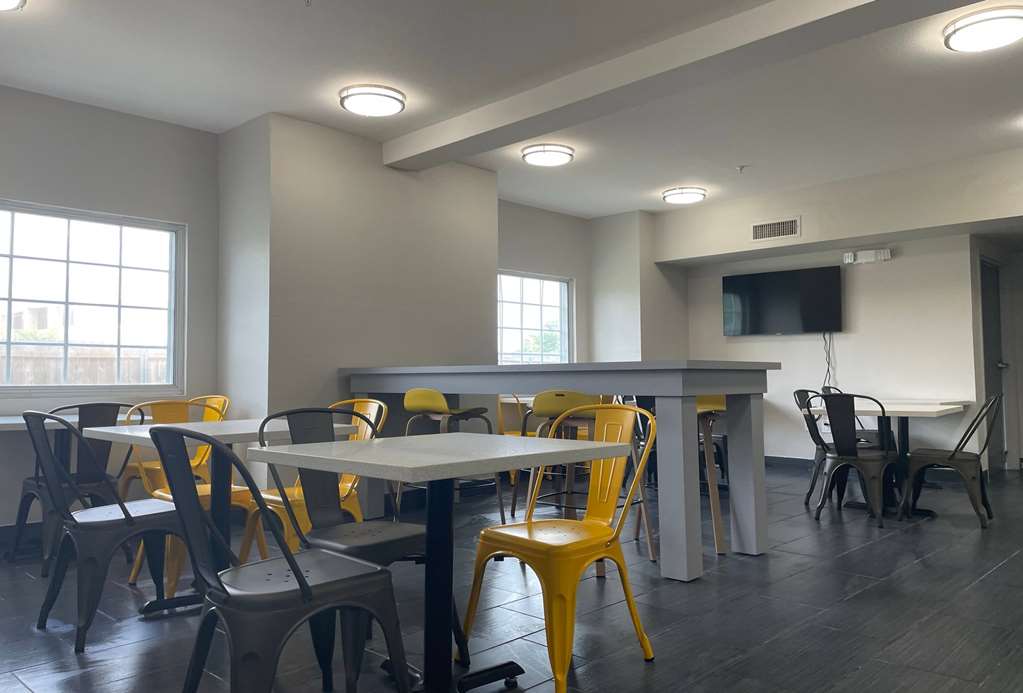 Microtel Inn & Suites by Wyndham Bossier City - photo 59