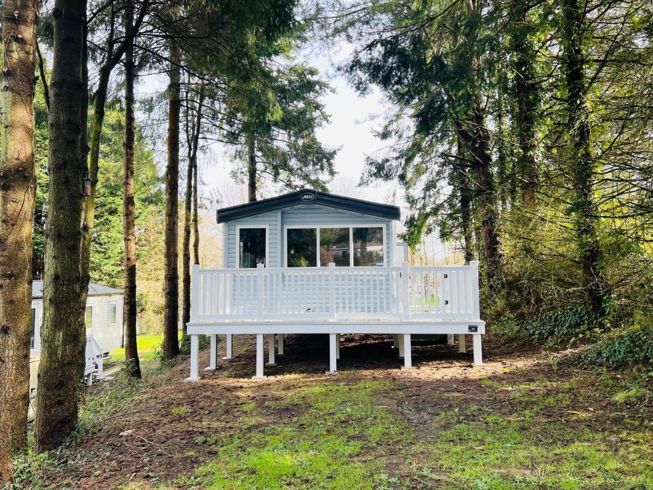 3 Bedroom Caravan LG17 Shanklin Isle of Wight — 4-Star Luxury Hotel in Shanklin, United Kingdom