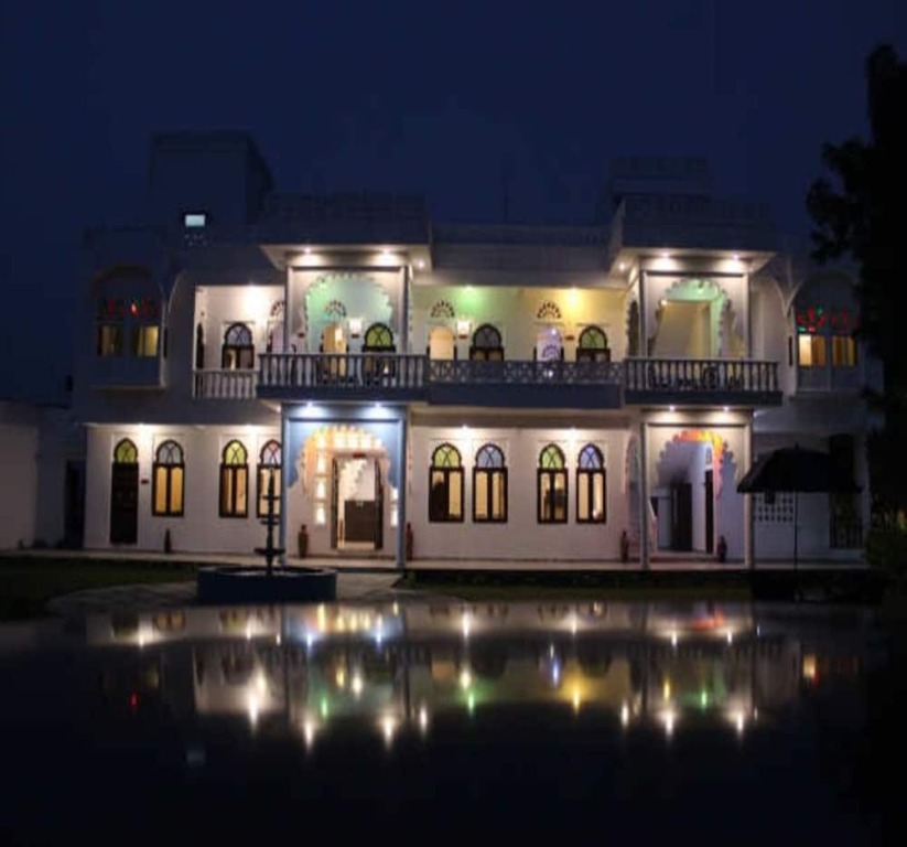 Bonjour Paradise Resort — Udaipur