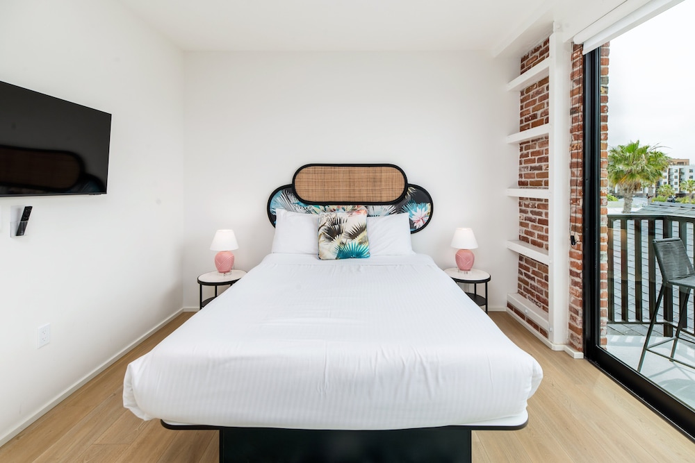 The Brick Hotel - photo 27