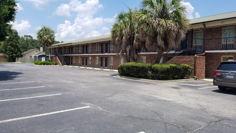Palmetto Inn - photo 28