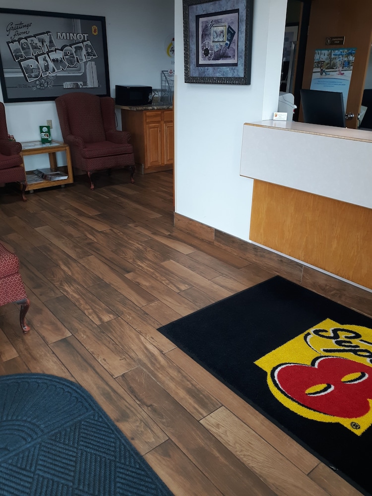 Super 8 by Wyndham Minot Airport - photo 7