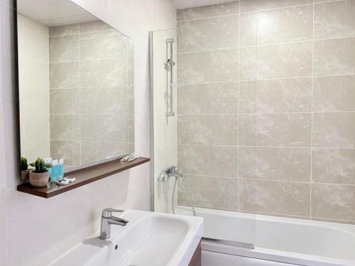 Green Diamond 3 Bedroom