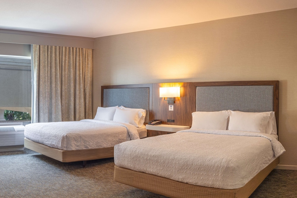 Hampton Inn & Suites Boerne - photo 13