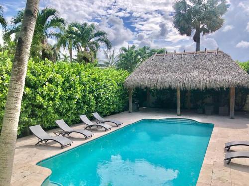 Villa Palma Hollywood Beach Private Pool & Beachwalk — 4-Star Luxury Hotel in Hollywood, United States