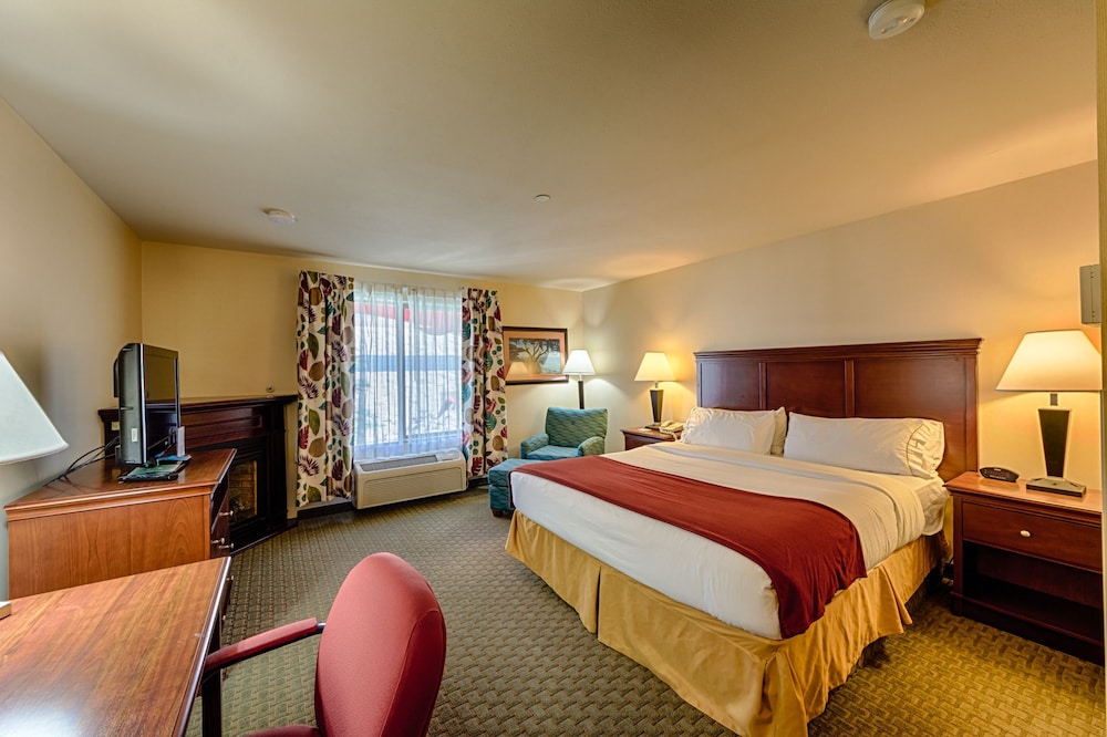 Triple Play Resort Hotel & Suites - photo 9