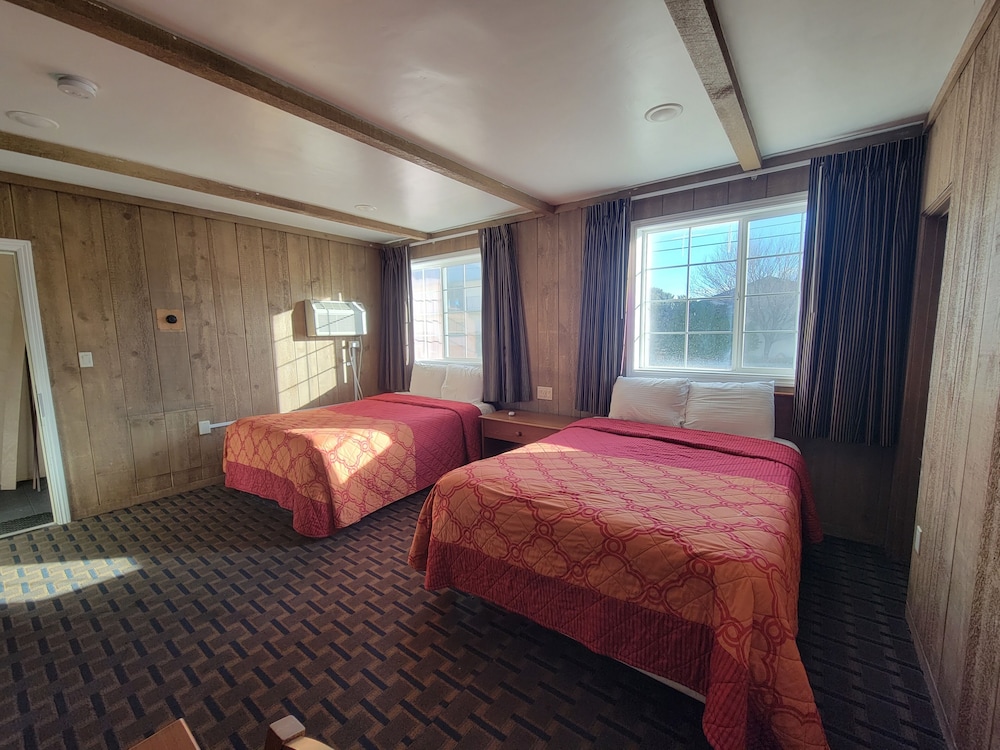 Townhouse Motel - photo 18