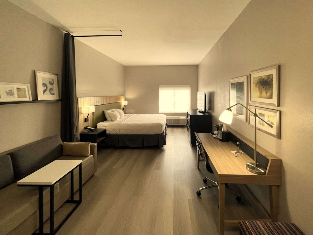Country Inn & Suites by Radisson Midway Tallahassee West - photo 18