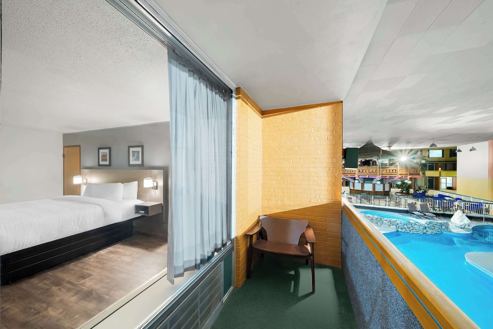 Clarion Inn & Suites and Convention Center - photo 25
