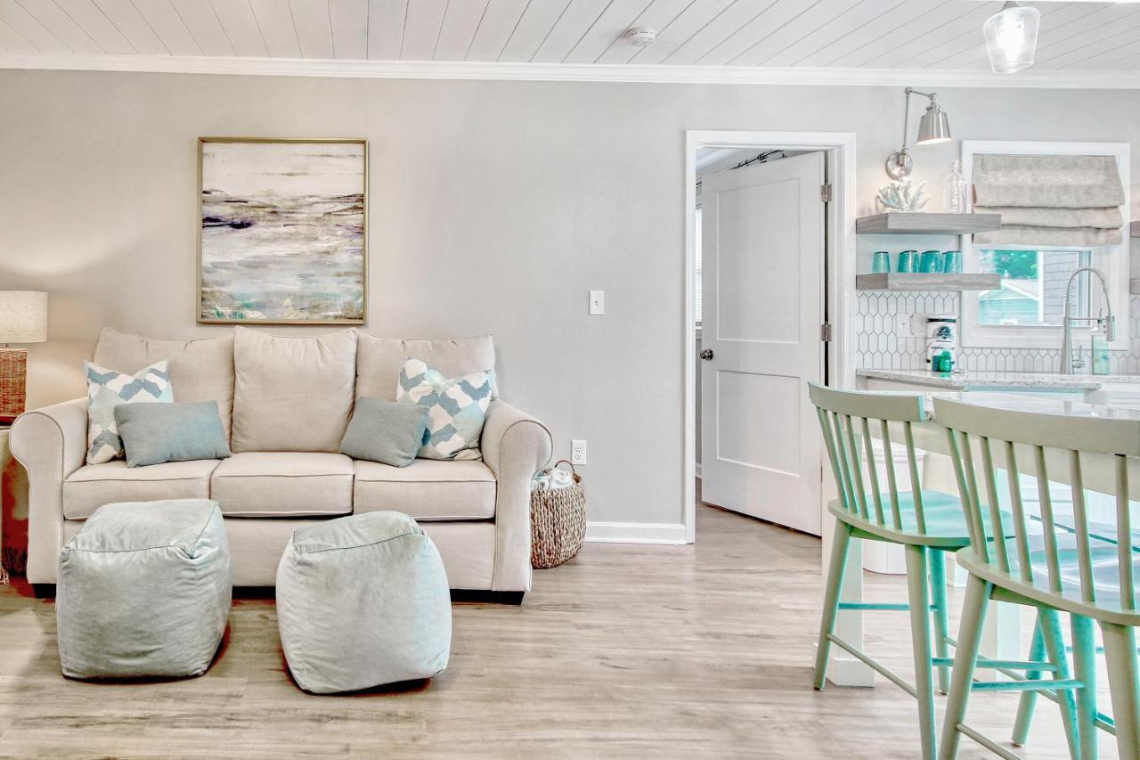 Lovely Beach Bungalow — 4-Star Luxury Hotel in Myrtle Beach, United States