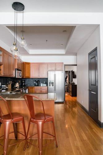 Loft Literally on Broadway Live Music & Bars — 4-Star Luxury Hotel in Nashville, United States
