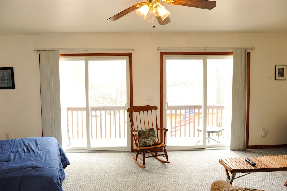 Clear Lake Resort - photo 8