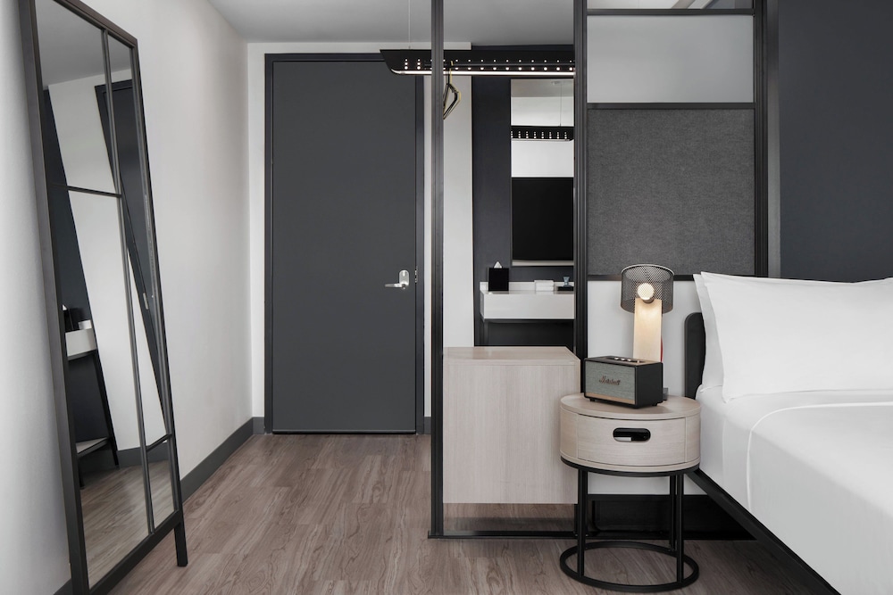 Aloft Houston Shenandoah - photo 4