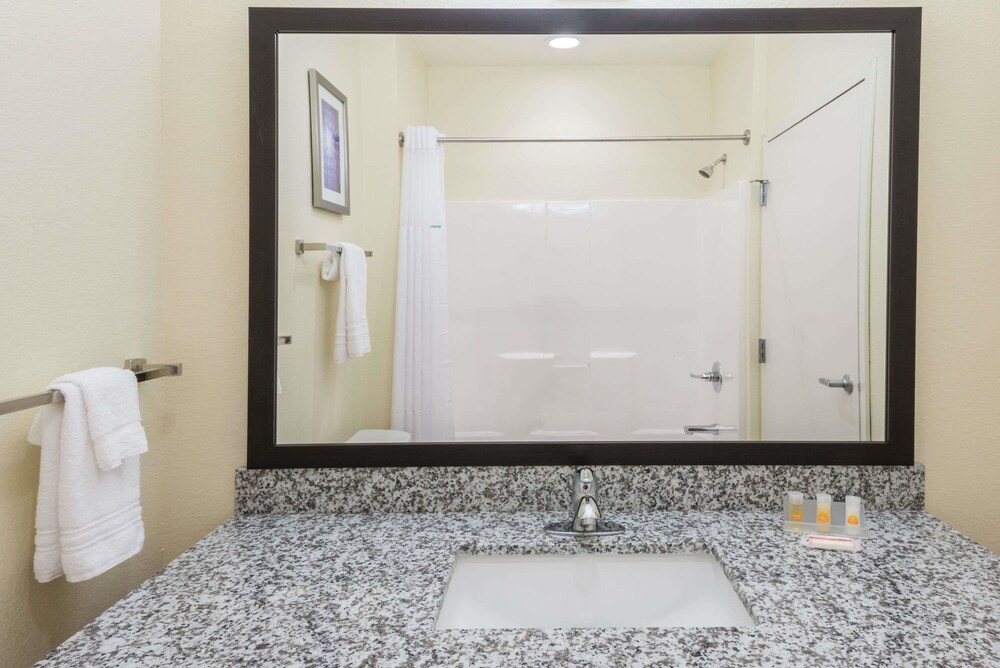 Cadiz Inn - photo 14