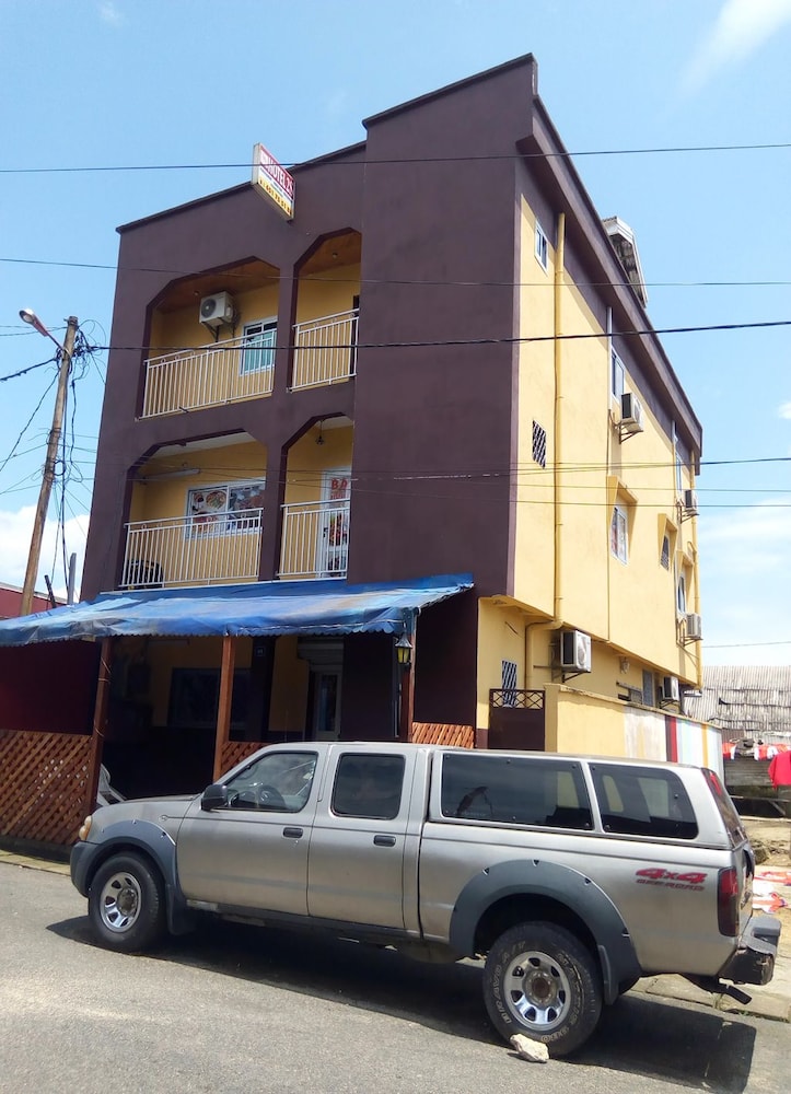 Hôtel 2S in Douala, Cameroon