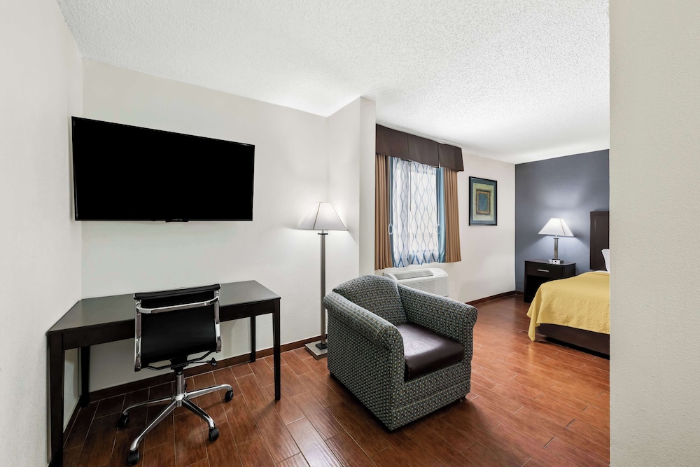 SureStay Plus Hotel by Best Western Lubbock Medical Center - photo 18