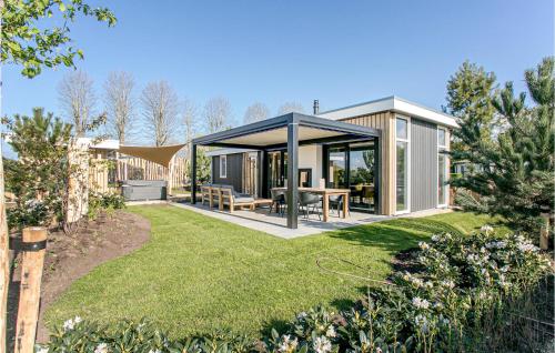 Nice Home In Voorthuizen With Kitchen — 5-Star Luxury Hotel in Voorthuizen, Netherlands