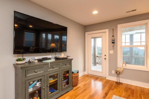 Beach 45 by Oak Island Accommodations - photo 9