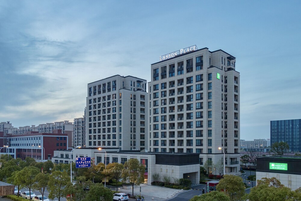 One Sunland Serviced Suites managed by Lanson Place — 4-Star Luxury Hotel in Shanghai, People's Republic of China