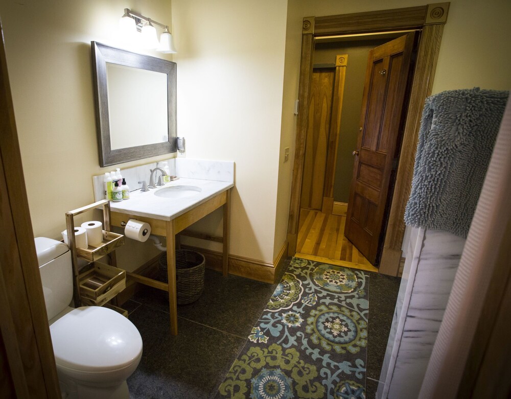 Mt. Philo Inn - photo 81
