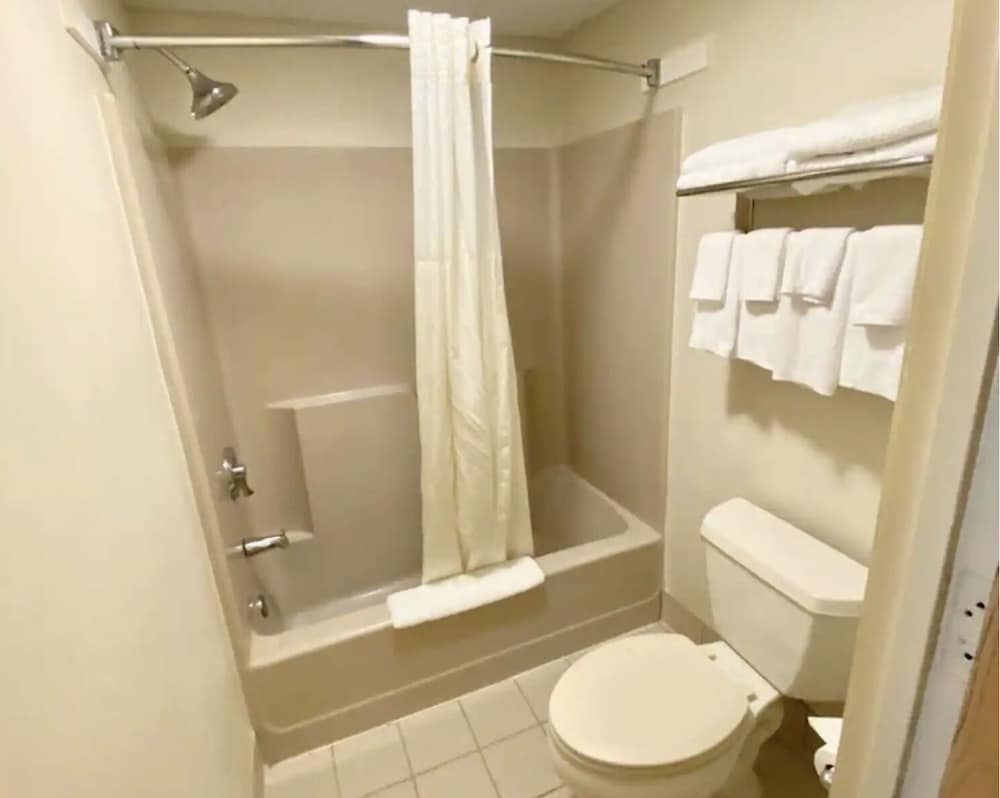 Hibiscus Inn & Suites - photo 31