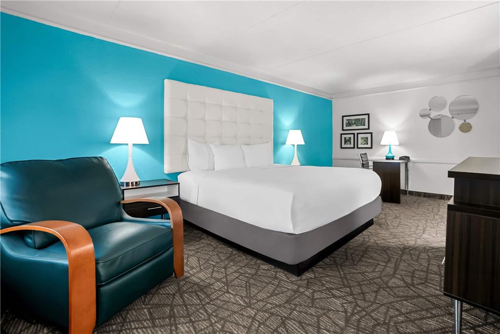 Howard Johnson by Wyndham Columbus Fort Moore - photo 21