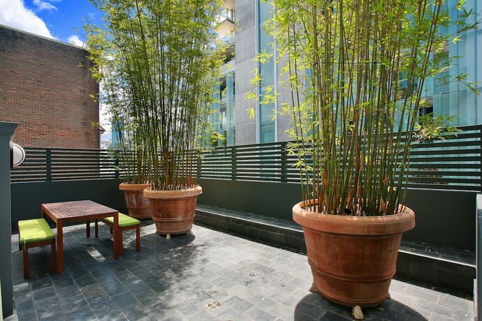 The Courtyard of St Neot — 4-Star Luxury Hotel in Potts Point, Australia