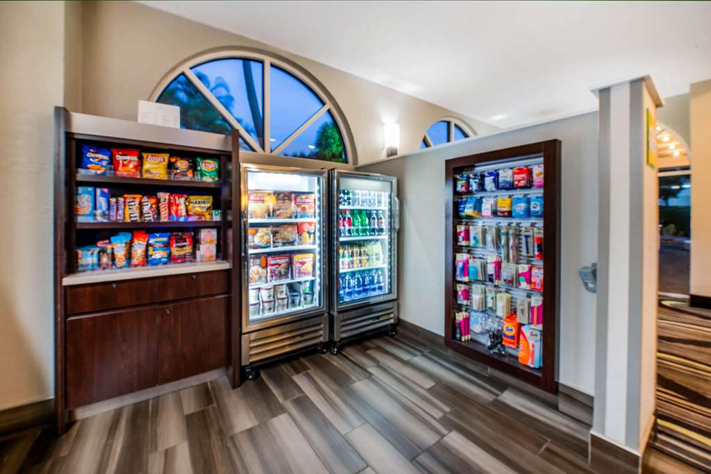 La Quinta Inn & Suites by Wyndham Fort Lauderdale Tamarac - photo 42