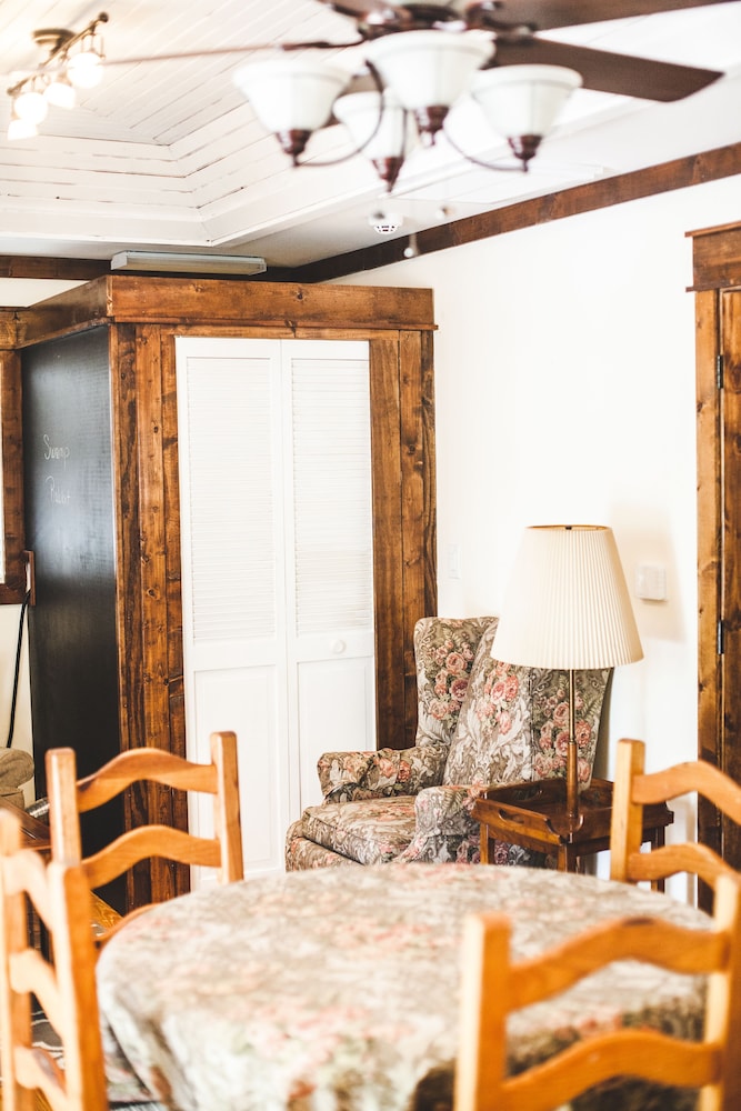 Swamp Rabbit Inn Travelers Rest - photo 53