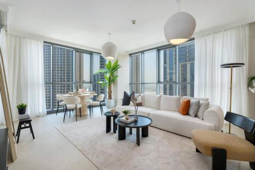 Skyline Huge 1 Bedroom Apartment Creek — 4-Star Luxury Hotel in Dubai, United Arab Emirates