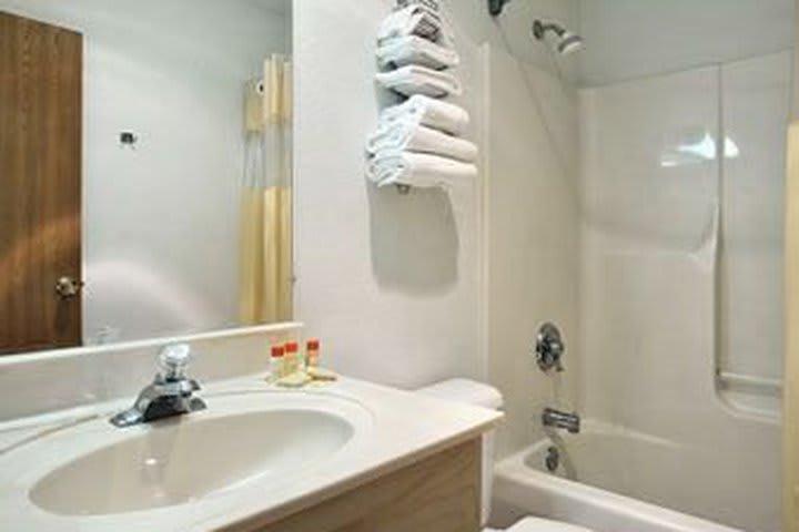 Travelodge By Wyndham Waukegan Gurnee - photo 15