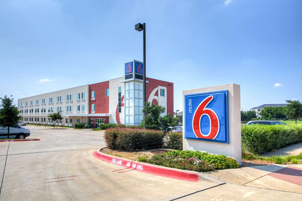 Motel 6 Roanoke TX Northlake Speedway - featured photo