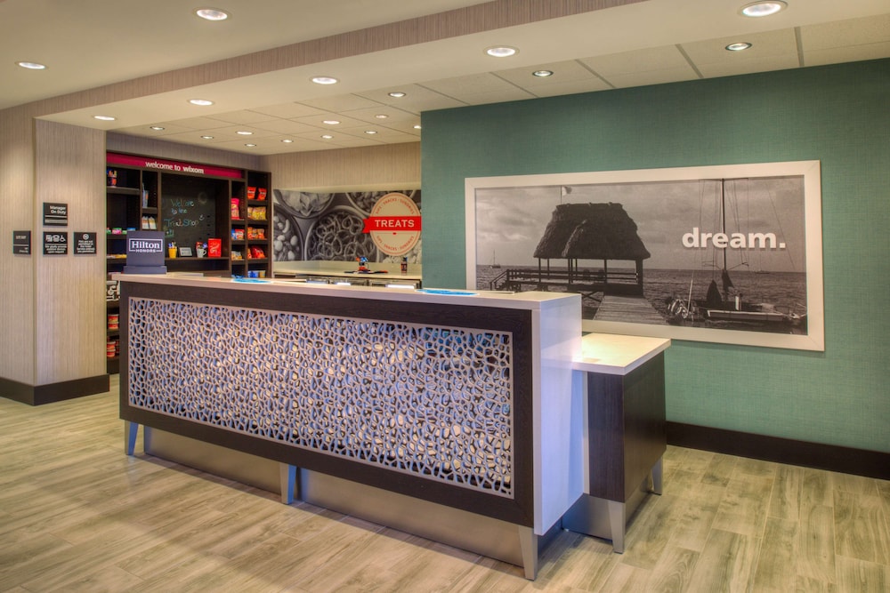 Hampton Inn & Suites Wixom - photo 5