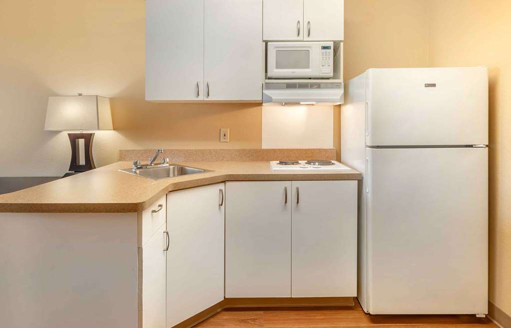 Extended Stay America Suites Oakland Emeryville - photo 17