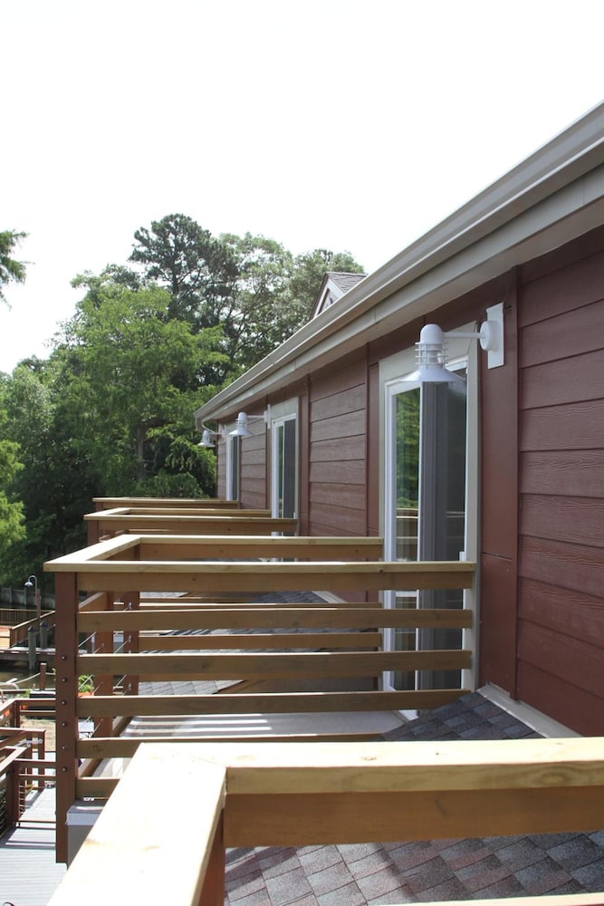 Surry Seafood Company - photo 11