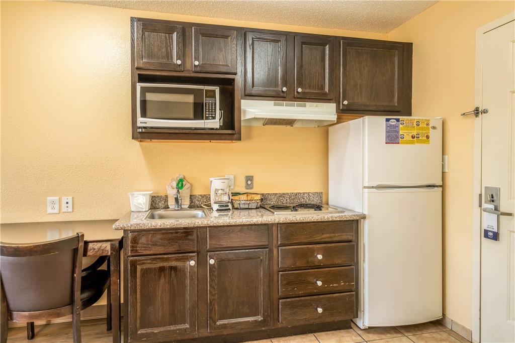 Suburban Studios Near Camp Lejeune - photo 17