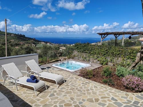 New Home Wisteria Jacuzzi exclusive use — 4-Star Luxury Hotel in Massa Lubrense, Italy