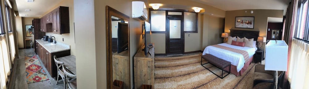 Frontier Hotel Pawhuska - photo 17