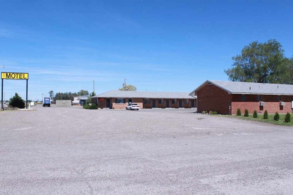 Tops Motel - photo 22