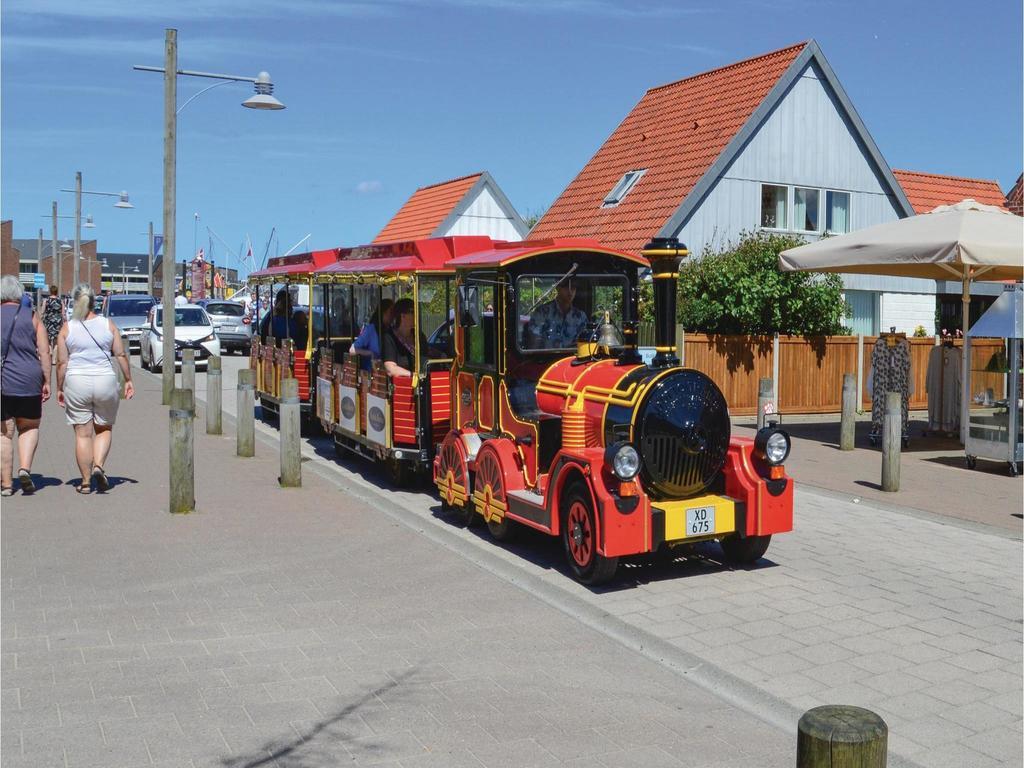 Three Bedroom Holiday Home With A Fireplace In Ringkøbing — 4-Star Luxury Hotel in Ringkobing, Denmark