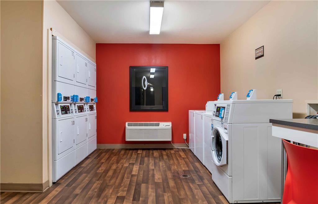 Extended Stay America Select Suites Detroit Roseville - photo 2