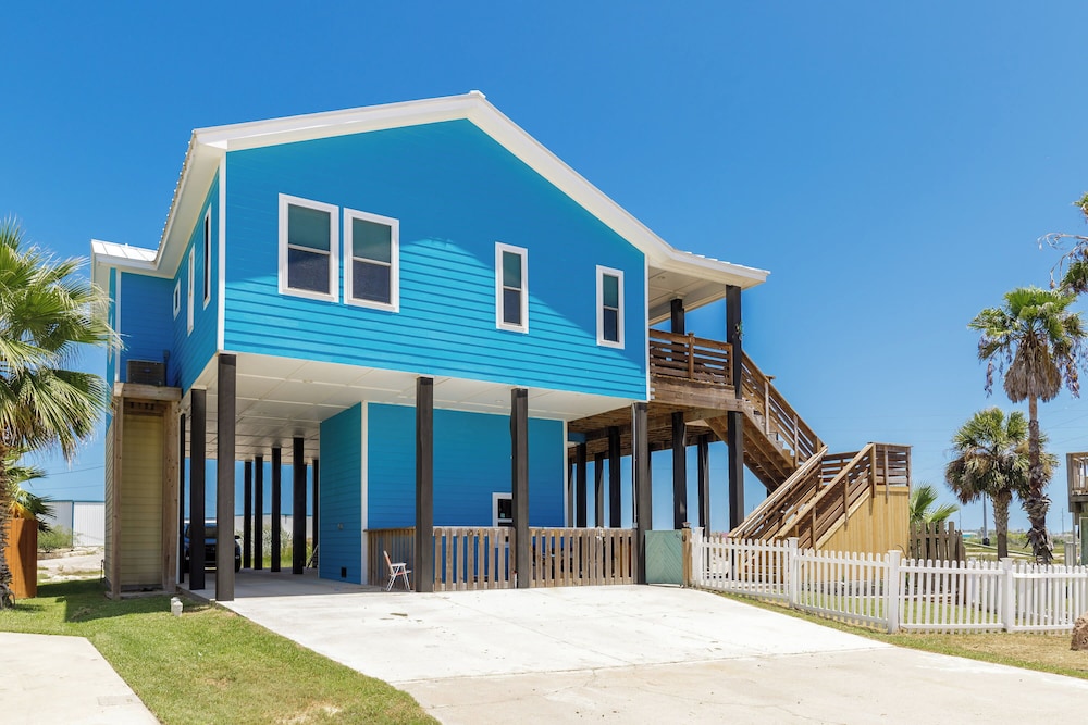 Delightful 3 Bedroom Pets — 4-Star Luxury Hotel in Port Aransas, United States