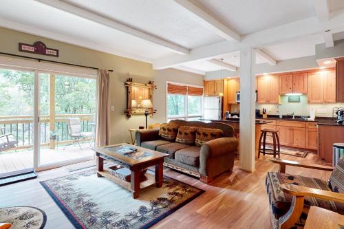 Bee Branch 3 — 4-Star Luxury Hotel in Banner Elk, United States