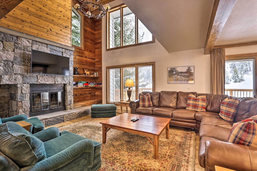 Luxe Vail Valley Retreat with Hot Tub — 4-Star Luxury Hotel in Avon, United States