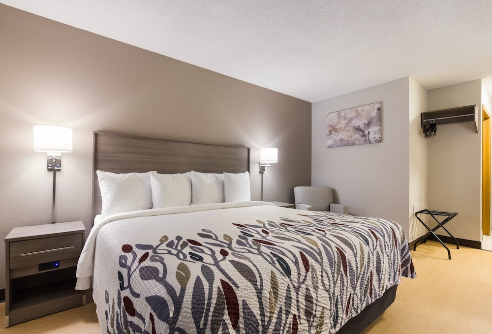 Red Roof Inn Lawrenceburg - photo 17