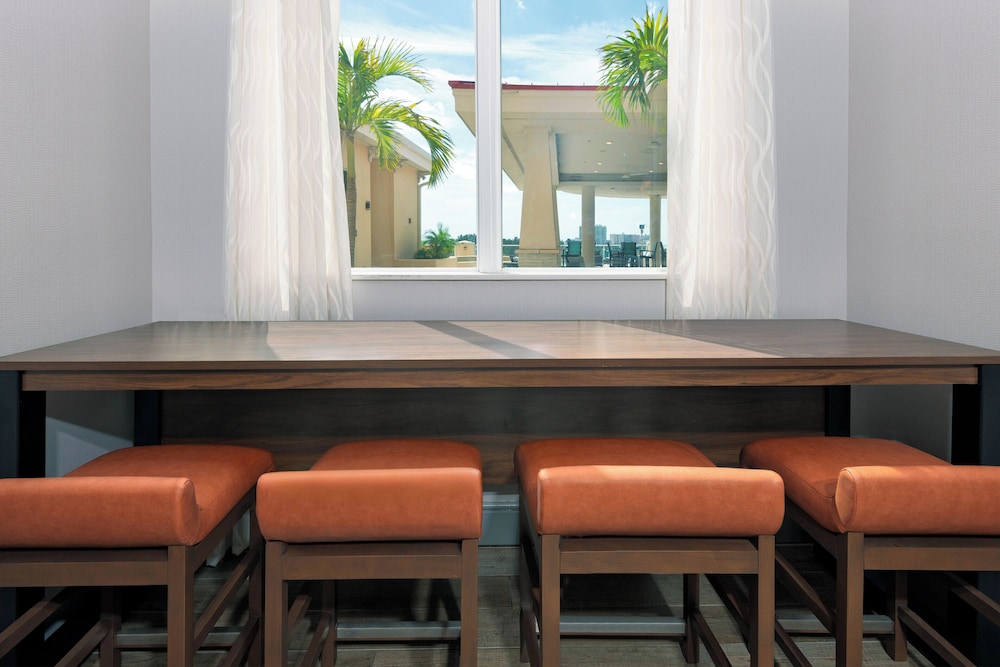 Hampton Inn & Suites Clearwater Beach - photo 5