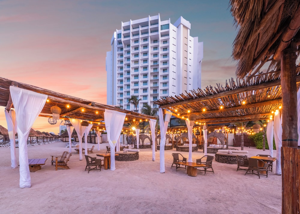 Krystal Grand Cancun All Inclusive
