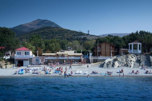 Recreational Resort Lazurny — hotel in Kabardinka