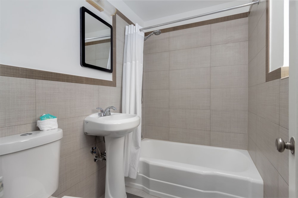 Tropics Hotel and Hostels - photo 33