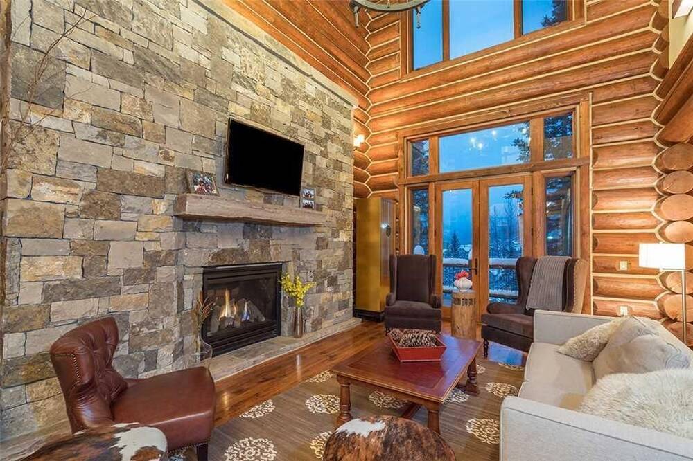 Prospect Falls by Exceptional Stays - photo 11